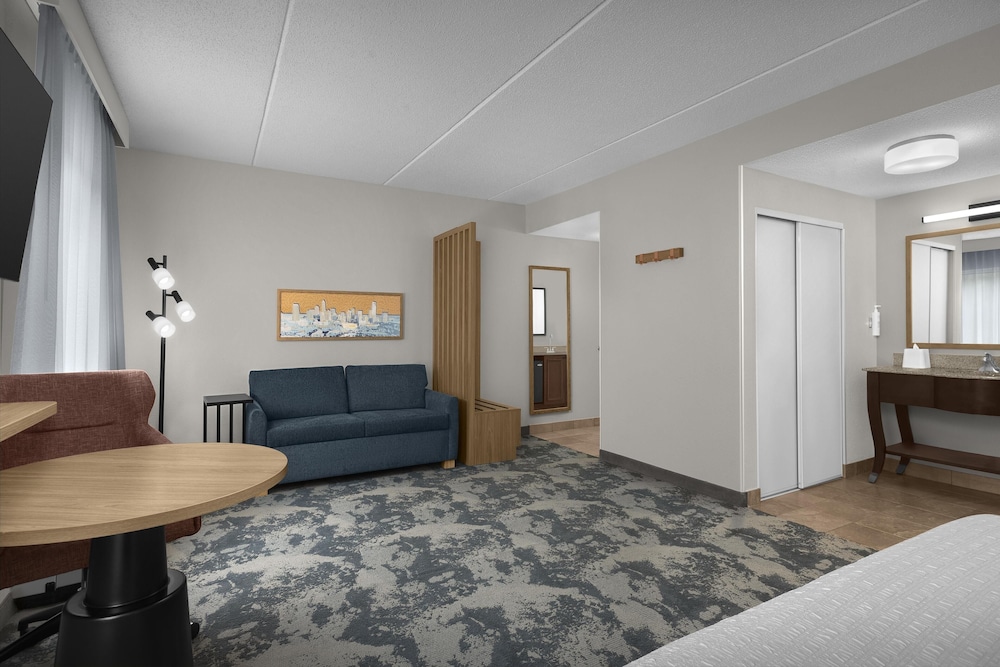 Hampton Inn & Suites Huntersville - photo 22