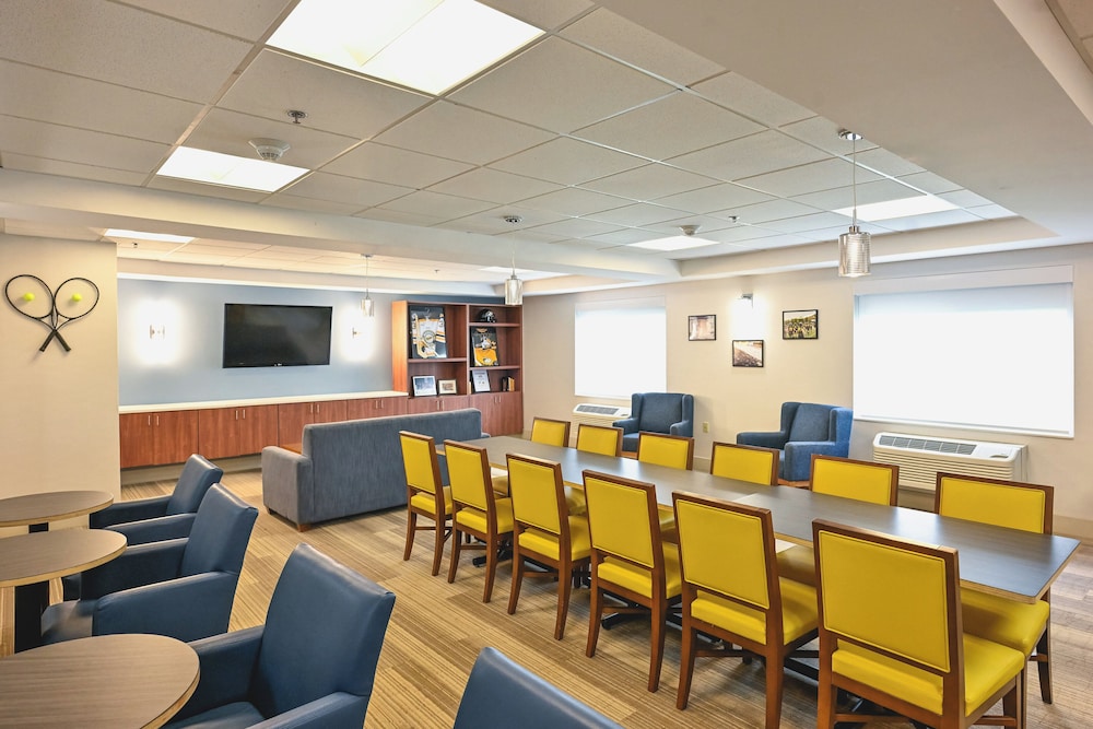 Holiday Inn Express Houghton Keweenaw by IHG - photo 94