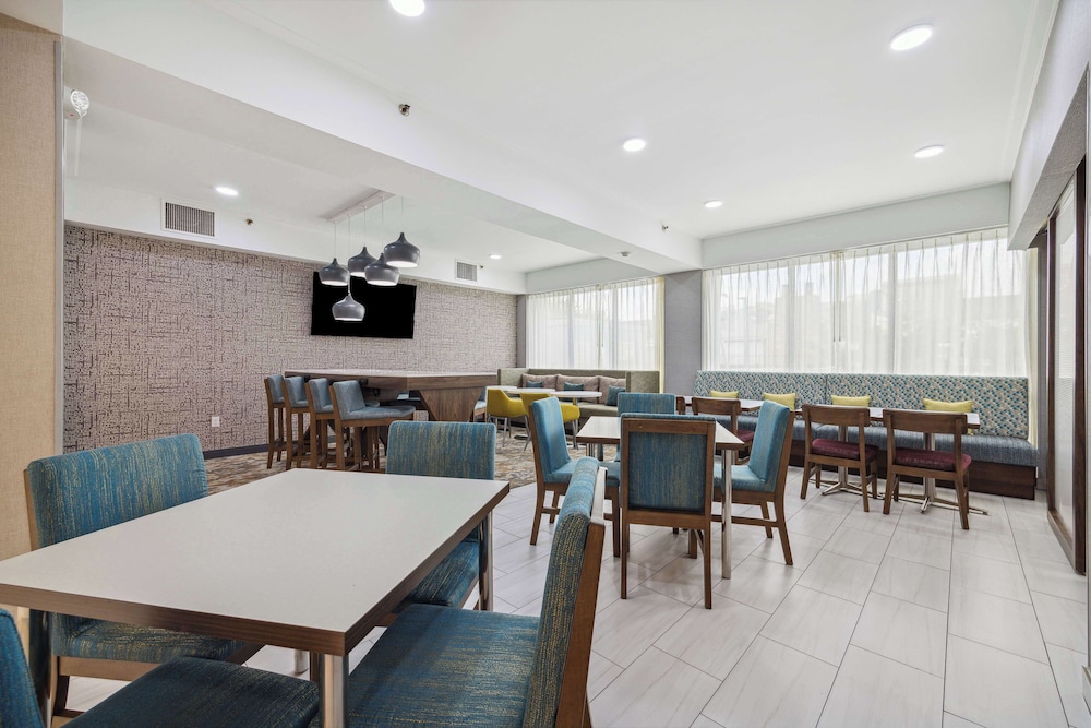 Hampton Inn Houston Brookhollow - photo 29