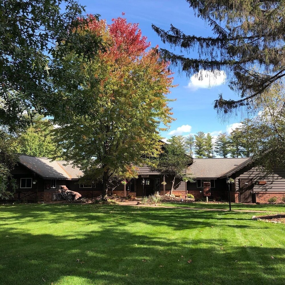 The Beacons of Minocqua — hotel in Woodruff