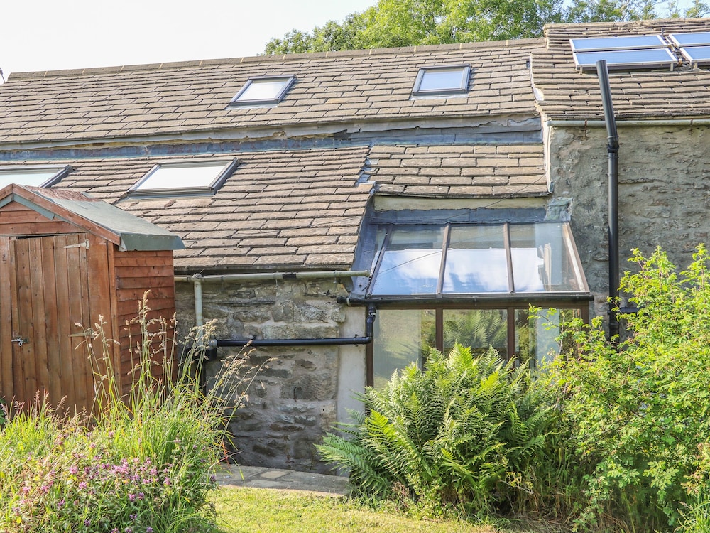 Butts Hill House 10333418 — Settle