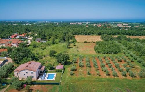 Four Bedroom Holiday Home In Mihatovici — 4-Star Luxury Hotel in Porec, Croatia
