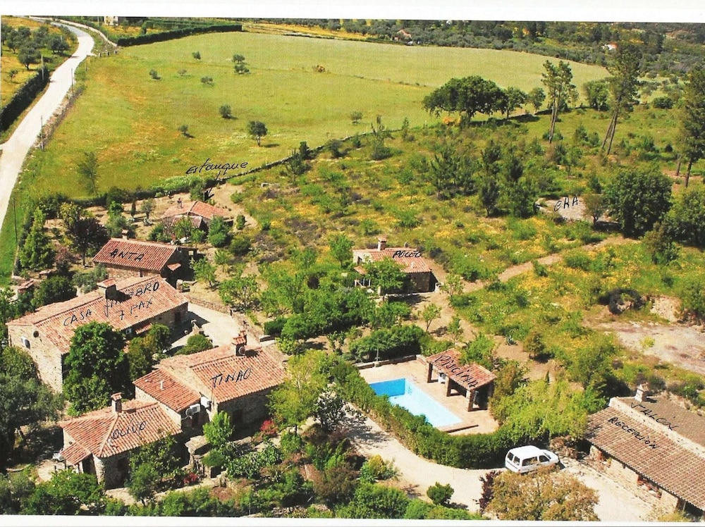 Belvilla By Oyo Casa El Jiniebro Grande 7263268 — Valencia De Alcantara