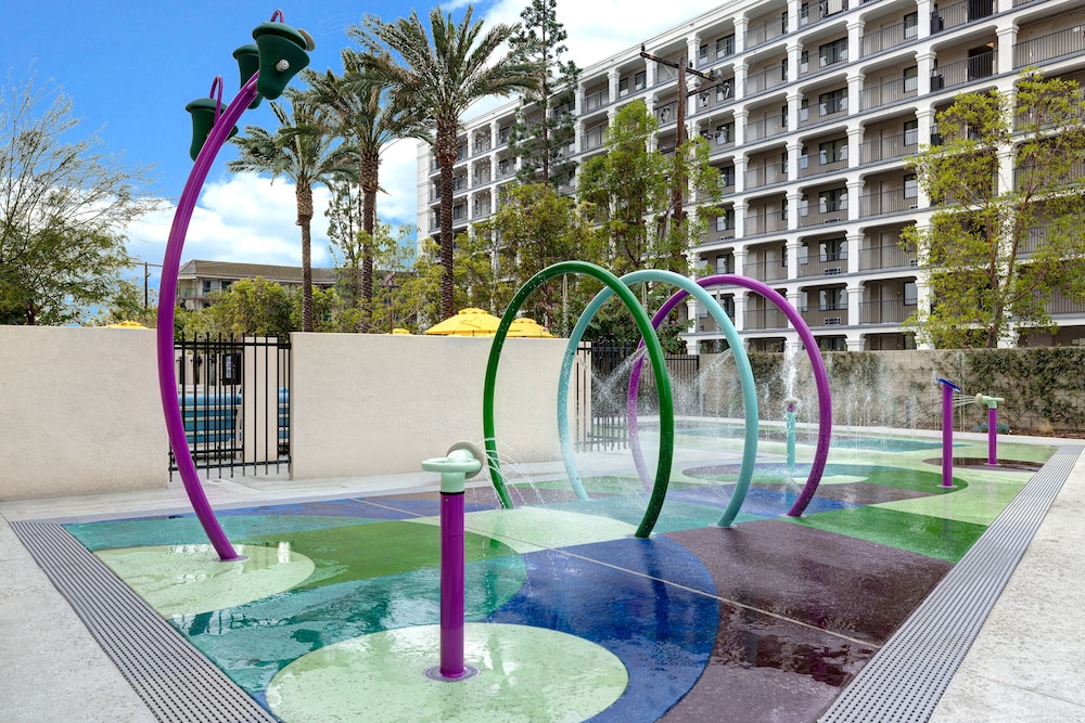 Hilton Garden Inn Anaheim Resort - photo 42
