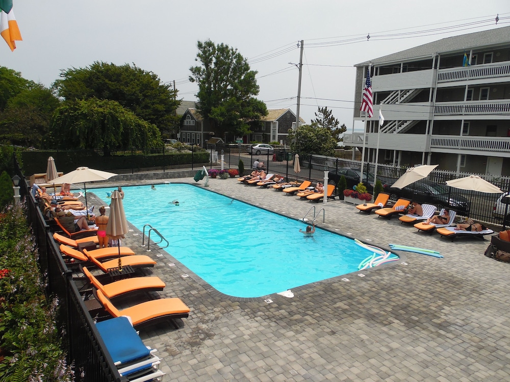 Surfside Hotel and Suites - photo 42