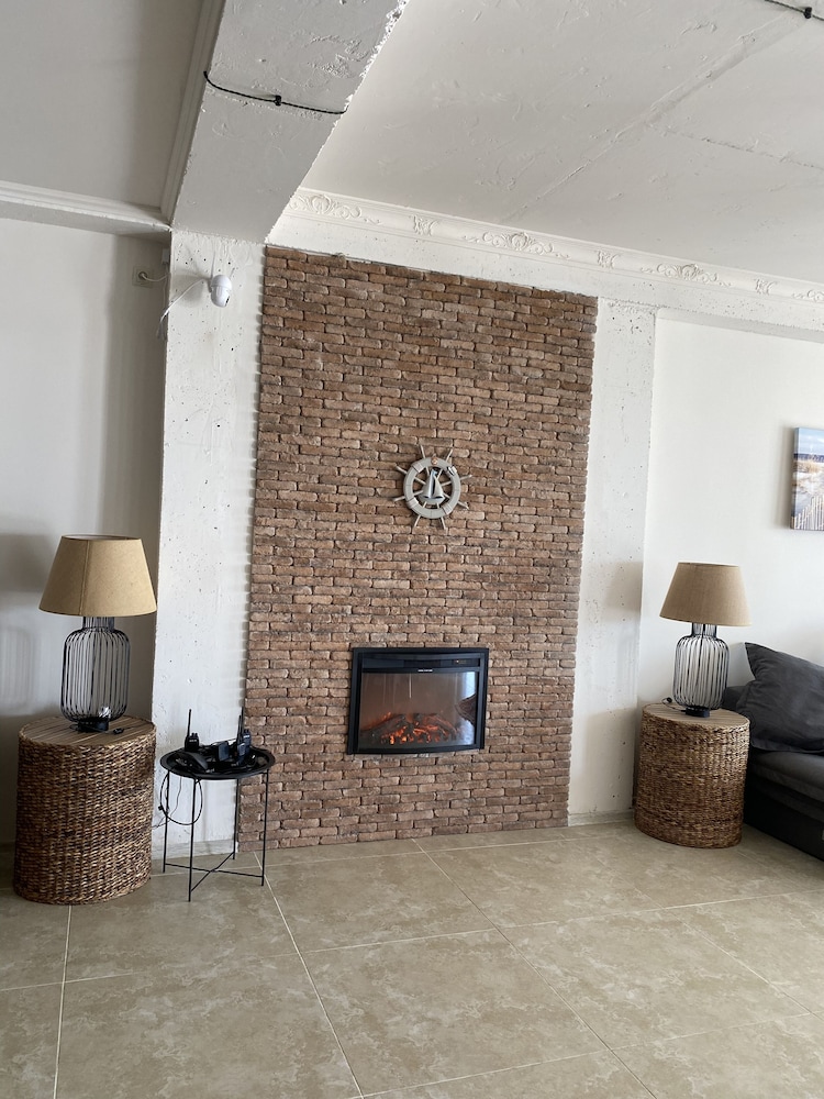 Claude Monet Seaside Hotel — P'ot'i — photo 4