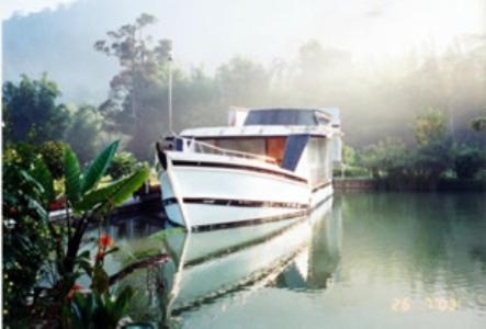 Sailor's Rest - carbon neutral hotel in Unknown City