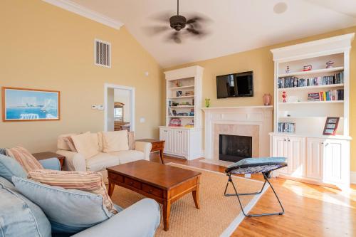 Alta Mira by Oak Island Accommodations - photo 4