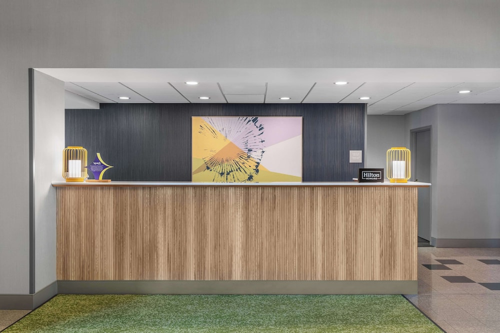 Spark by Hilton Winchester - photo 6