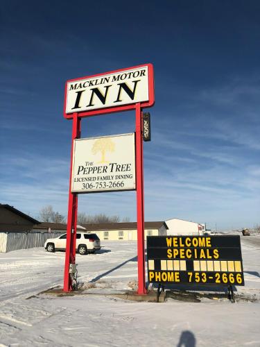 Macklin Motor Inn in Macklin, Canada