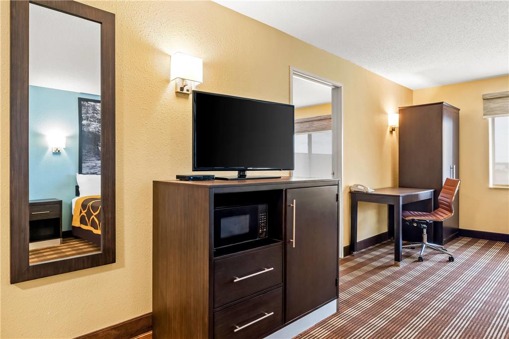 Super 8 by Wyndham Osseo WI - photo 27