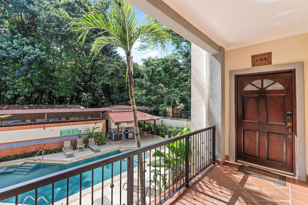 3 BD Beauty with Pool Near Beach — 4-Star Luxury Hotel in Santa Cruz, Costa Rica