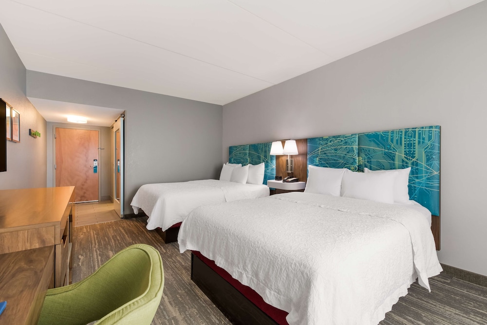 Hampton Inn & Suites Charlotte Airport - photo 15