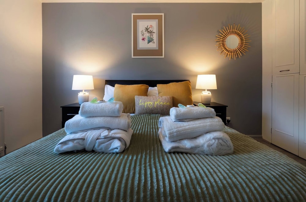 Get Away Home With Hot Tub Sleeps 6 17824321 — Peacehaven