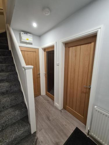 Whole House 4 Bedrooms Parking Sleeps 8 — 4-Star Luxury Hotel in Birmingham, United Kingdom