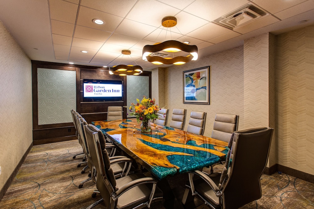 Hilton Garden Inn Topeka - photo 31