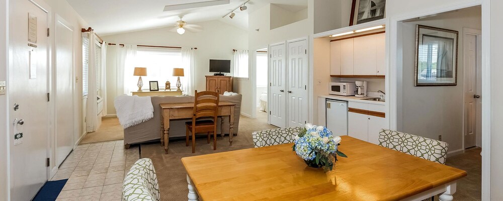 The Inn at Fairfield Beach - photo 51