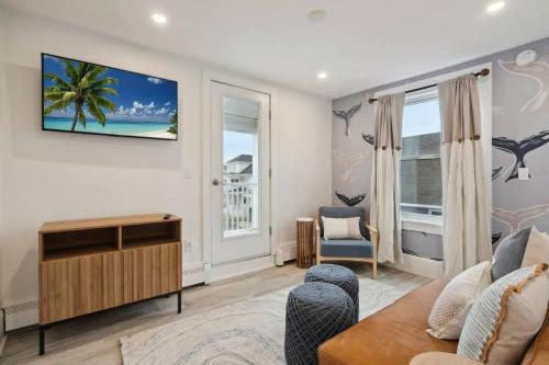 Newly Renovated Ocean Views Private Balcony — 4-Star Luxury Hotel in Hampton, United States