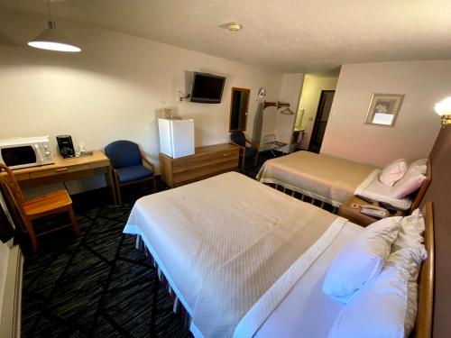 Woodlands Inn & Suites - photo 47