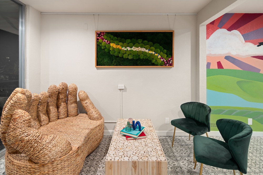 Manor Lodge Motel - photo 5