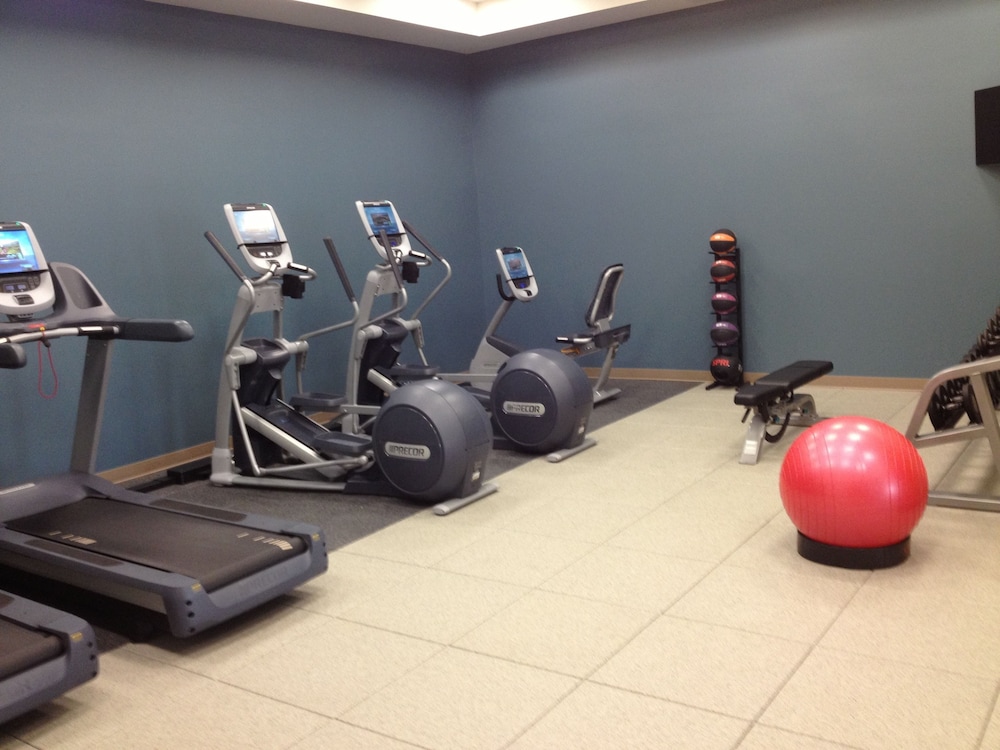 Embassy Suites Newark Airport - photo 28