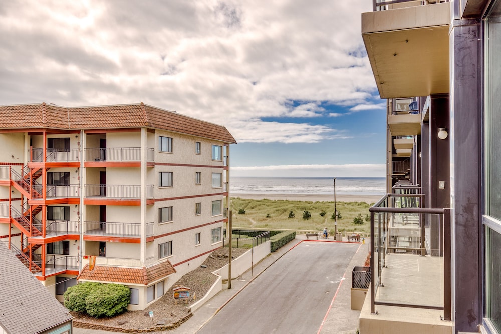Sand & Sea Resort Condominiums - photo 986