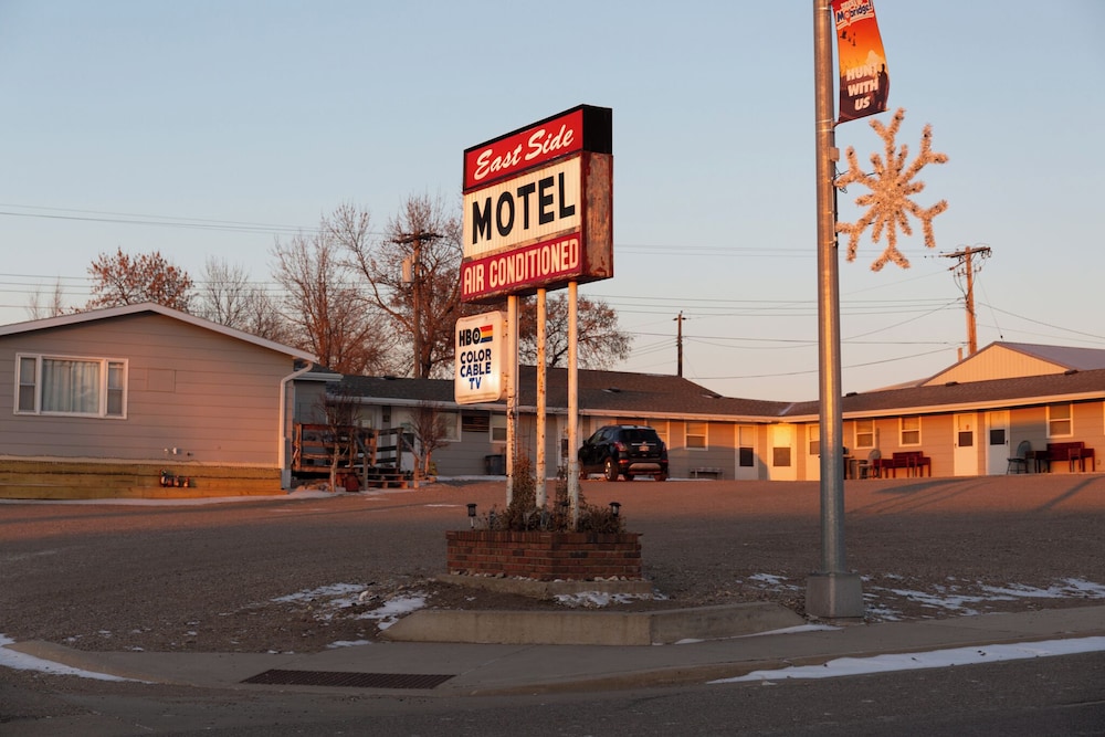 East Side Motel And Cabins 15497784 — Mobridge