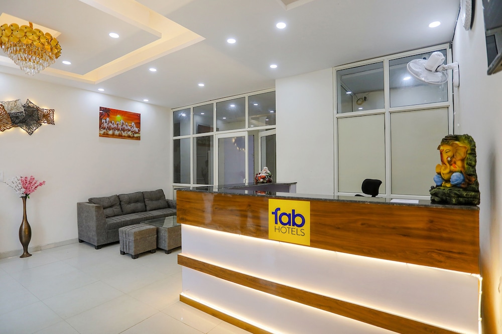 Fabexpress Premium Luxury Stay in Noida, India