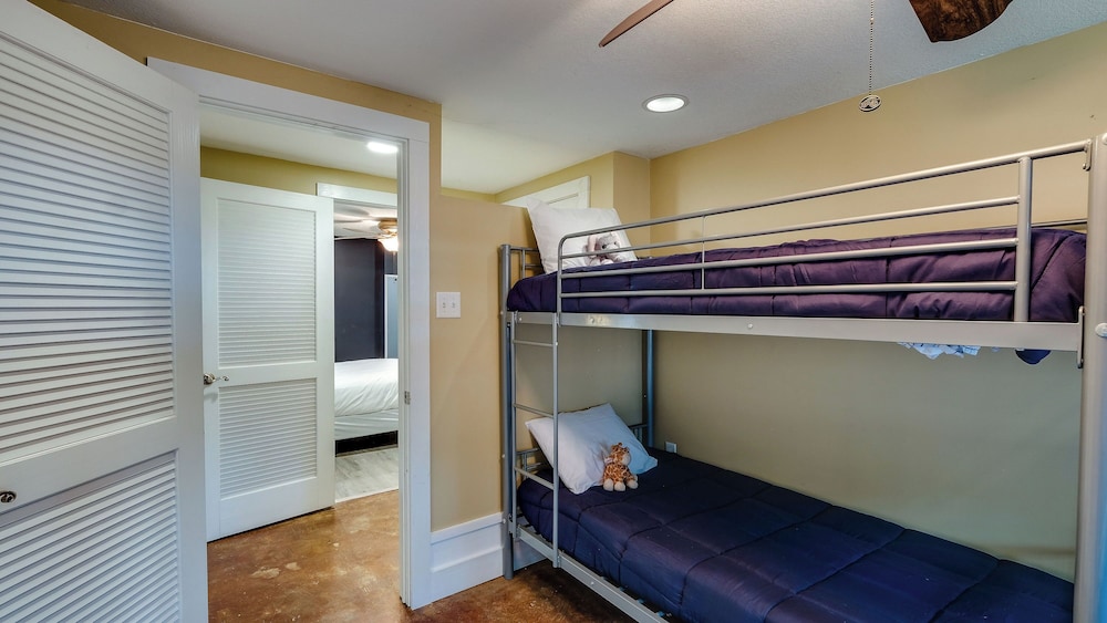 Coastal Retreat with Private Pool for Families in Savannah, United States