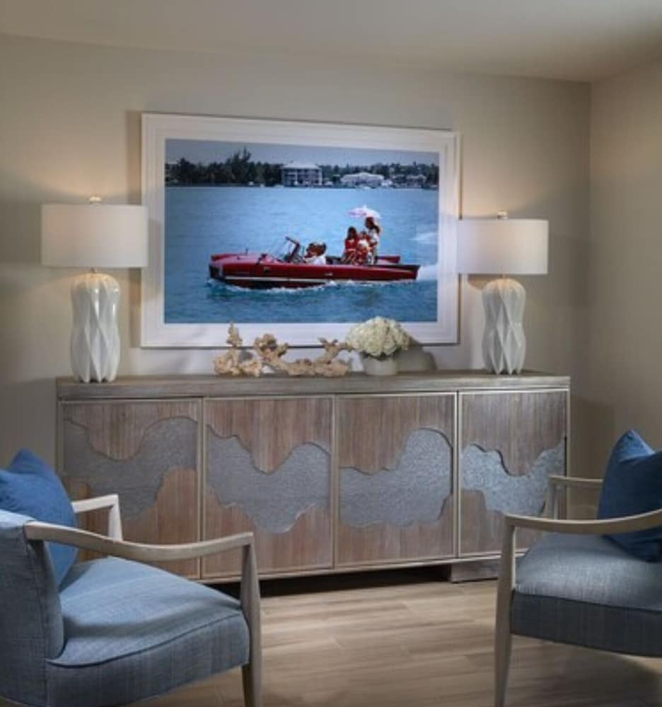 The Pointe Hotel - photo 3