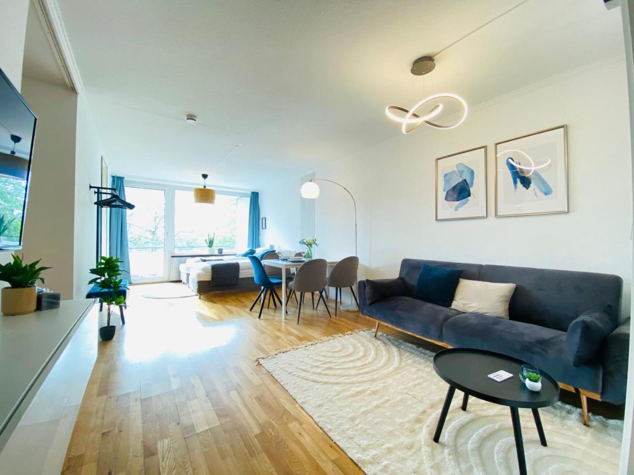 Kyanit Apartment: Free Parking Pool Netflix — 4-Star Luxury Hotel in Wuppertal, Germany