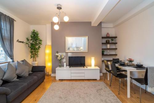 Location 2 bed 2bath Pro Host — 4-Star Luxury Hotel in London, United Kingdom