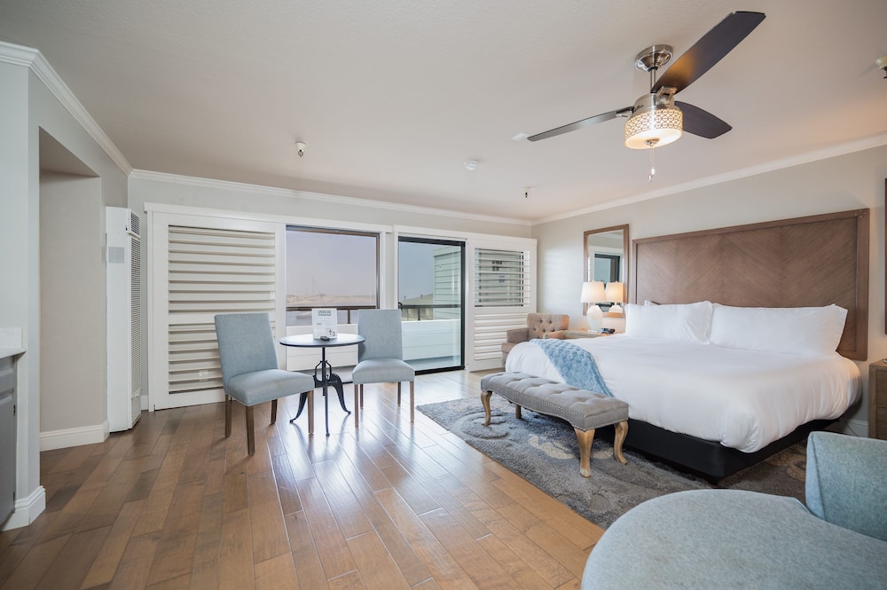456 Embarcadero Inn & Suites - photo 4
