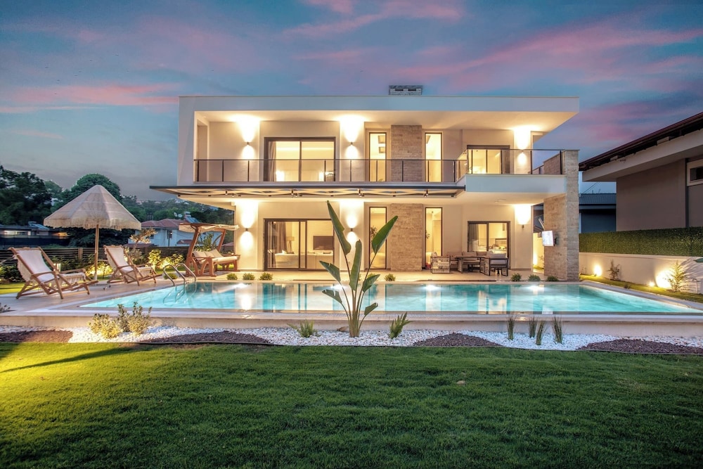Spacious 4BR Villa Perfect for Families & Friends — 5-Star Luxury Hotel in Marmaris, Turkey