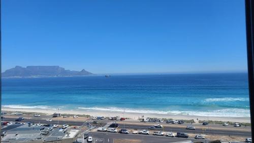 Infinity Beachfront 607 Apartment Bloubergstrand Cape Town