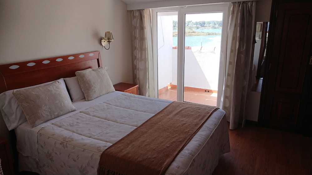 Hotel Avenida — Baiona