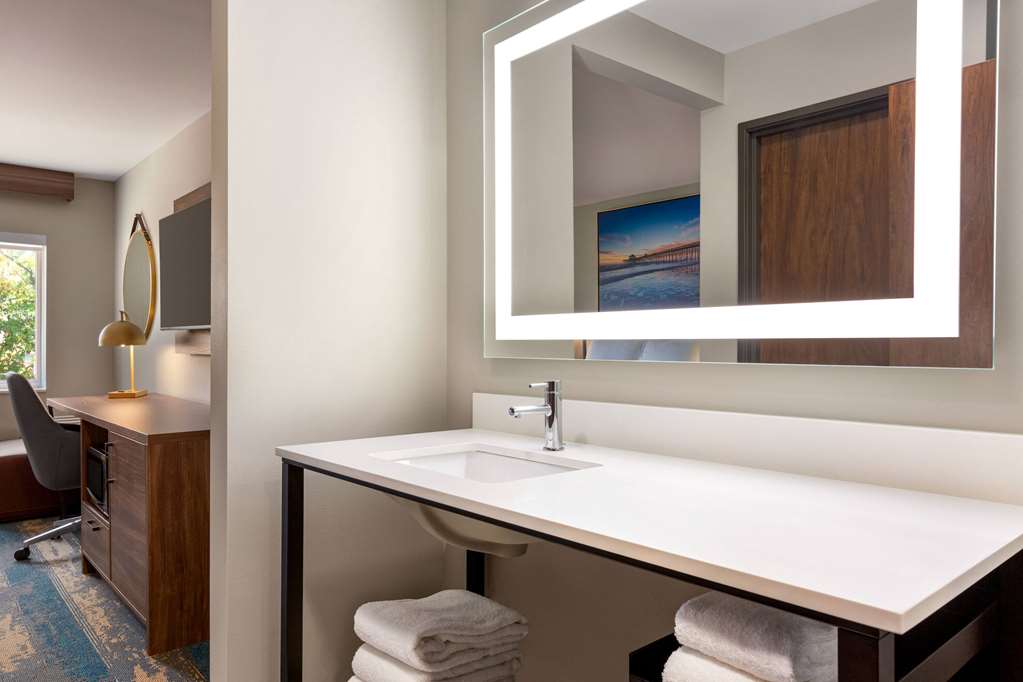 La Quinta Inn by Wyndham Columbia NE Fort Jackson - photo 34