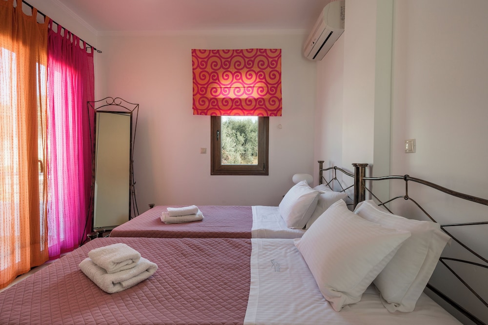 Villa Katerina — 4-Star Luxury Hotel in Chania, Greece