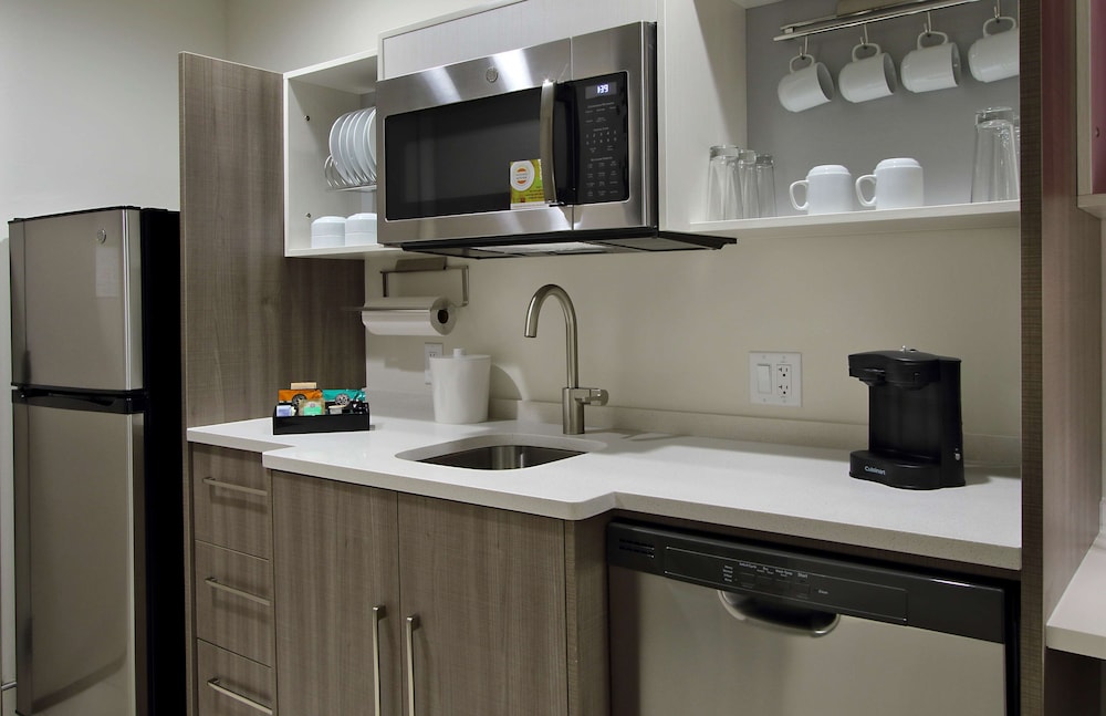Home2 Suites by Hilton Beaumont - photo 33