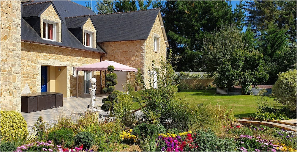 Les Centauris in Pleguien, France