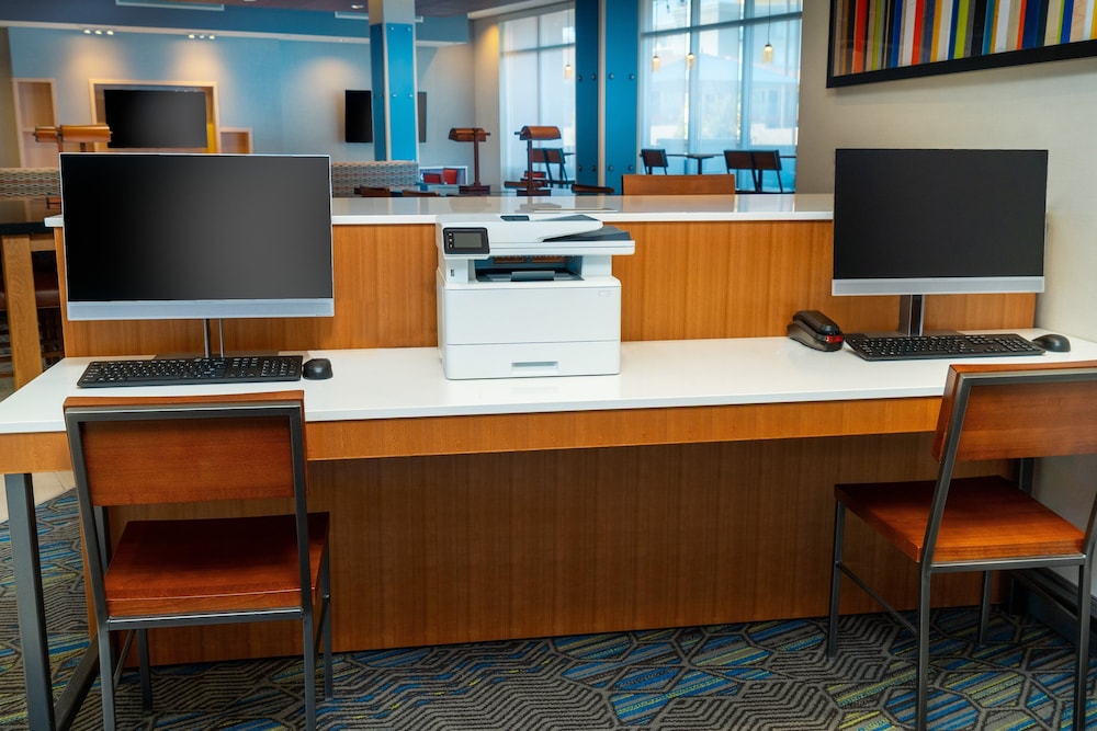 Holiday Inn Express & Suites Las Vegas E Tropicana by IHG - photo 21