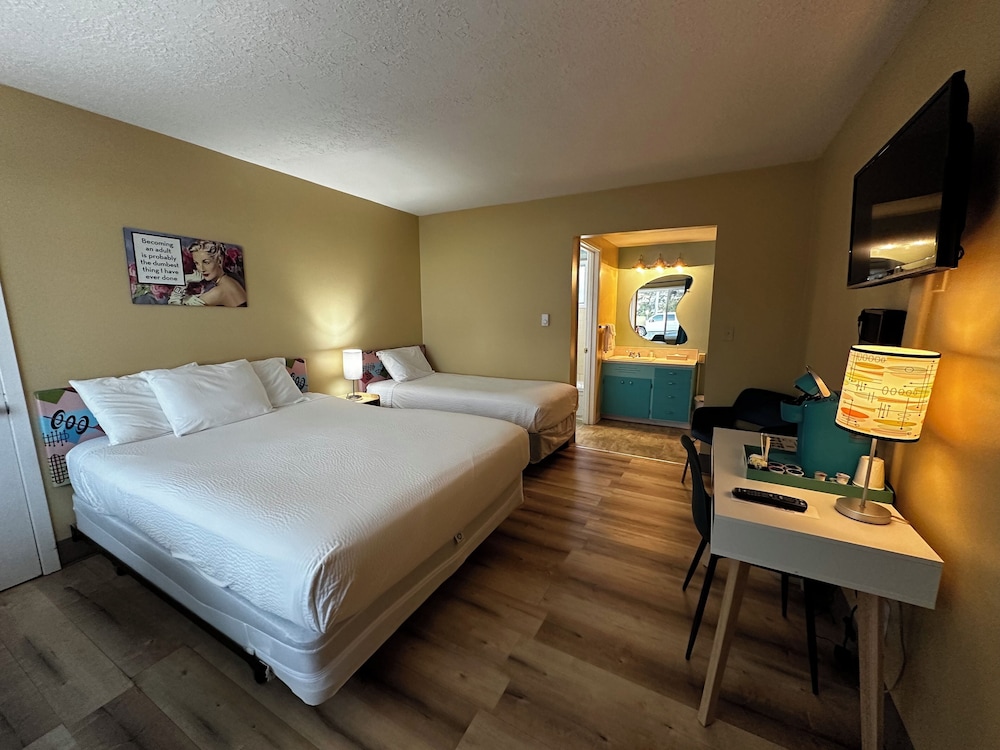 Atomic Motel - photo 11
