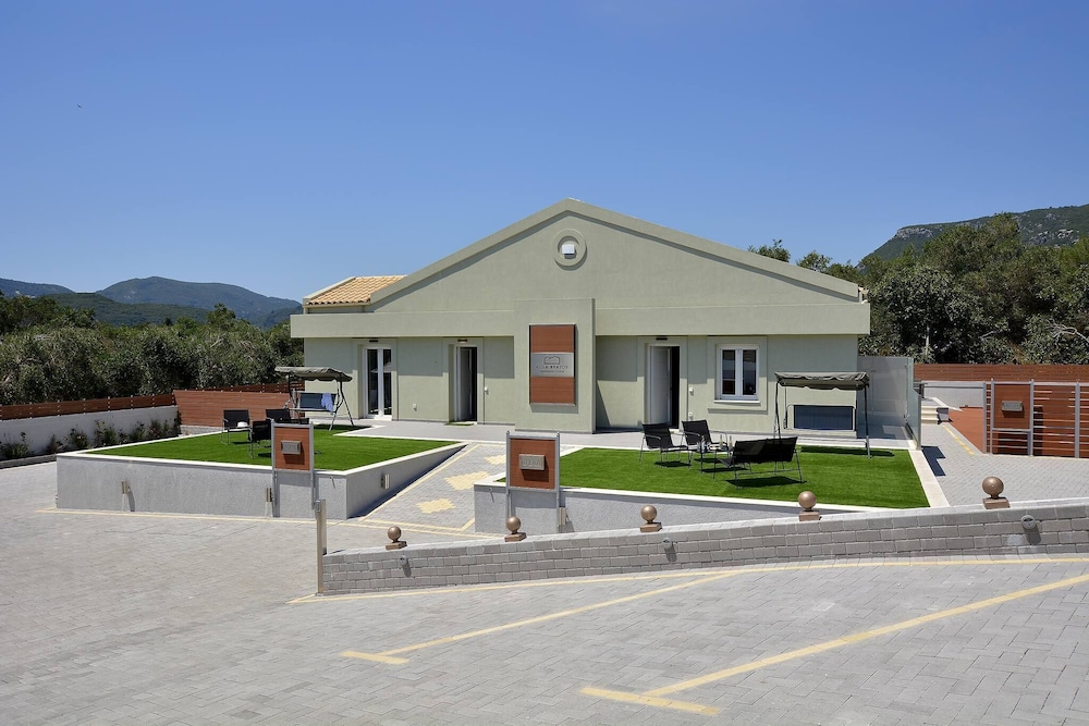 Villa Ventus Sleeps 7 With Parking — 4-Star Luxury Hotel in Corfu, Greece