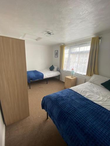 Contractor Friendly 3 Bed Home with Parking in Harlow Essex — 4-Star Luxury Hotel in Harlow, United Kingdom