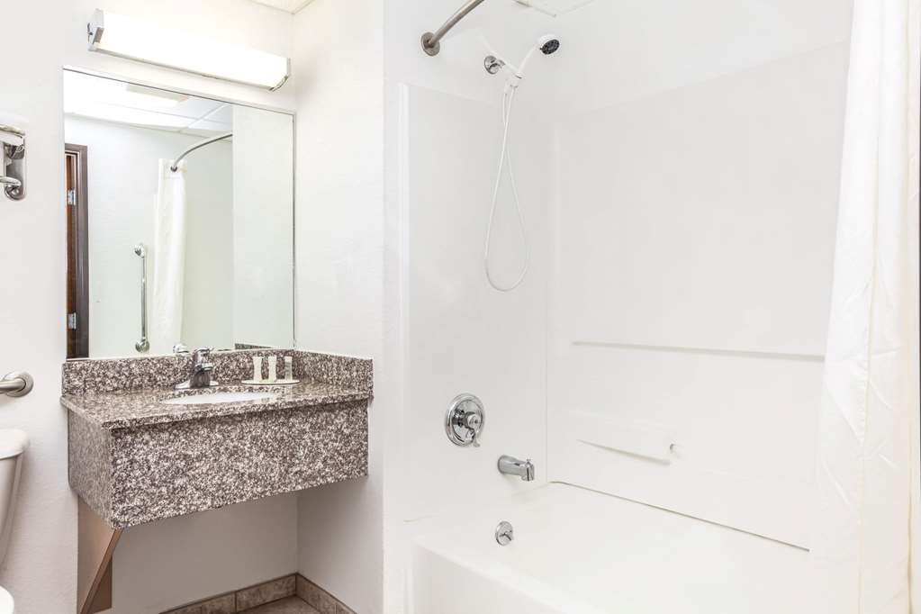 Super 8 by Wyndham Mahwah - photo 11