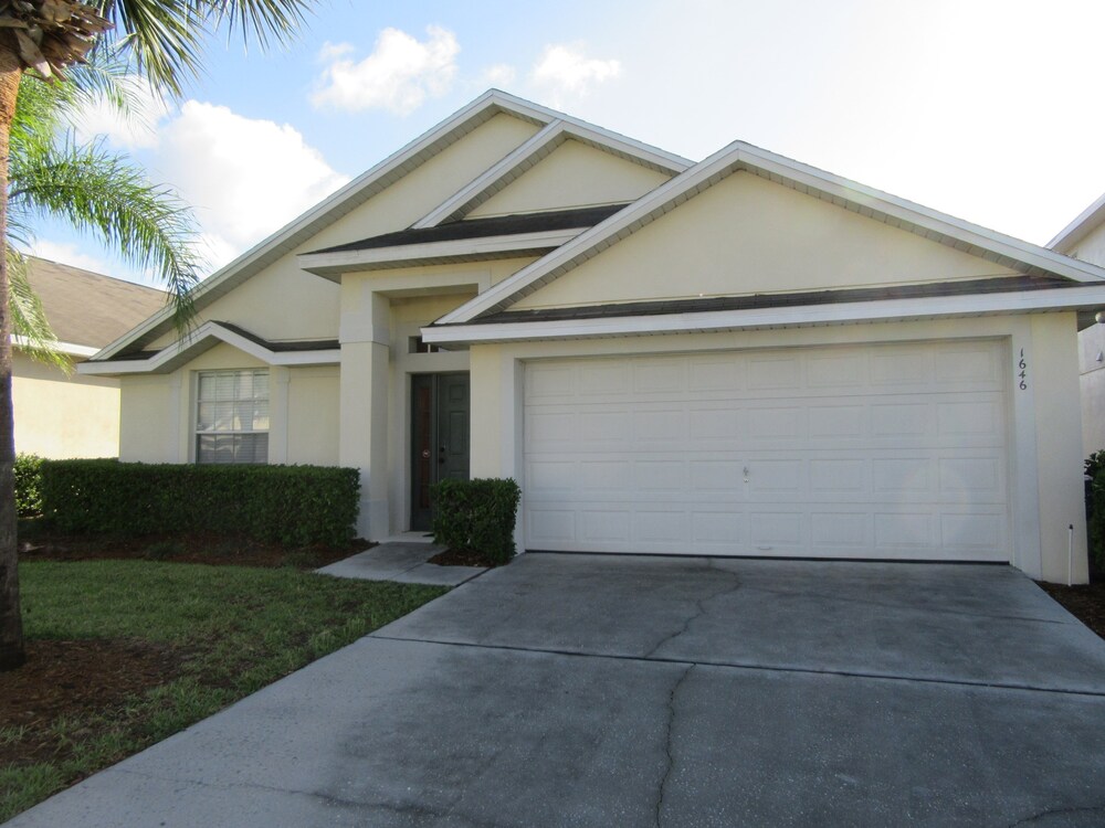 R1 Glenbrook 4 bed 2 Bath - photo 2