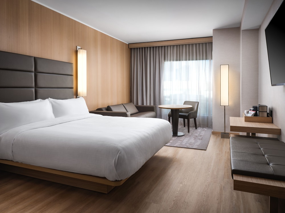 AC Hotel by Marriott Phoenix Downtown - photo 7
