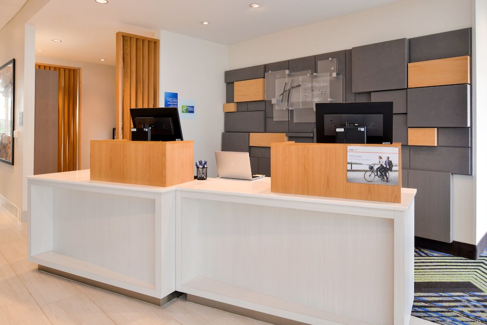 Holiday Inn Express & Suites Ottumwa by IHG - photo 57