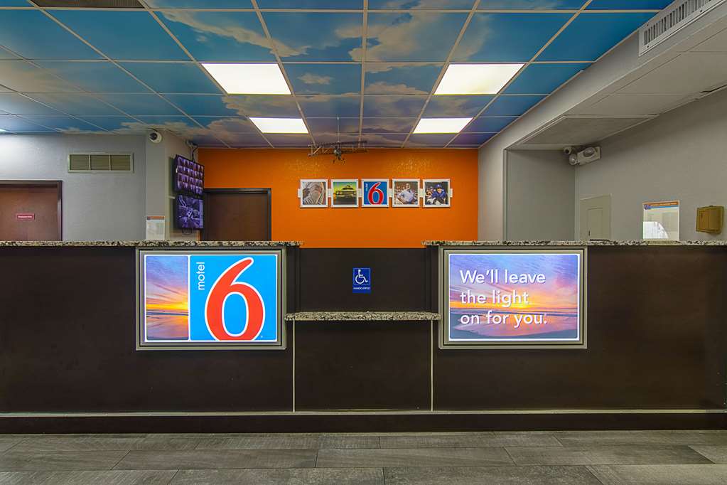 Motel 6 Atlanta GA Atlanta Airport - photo 2