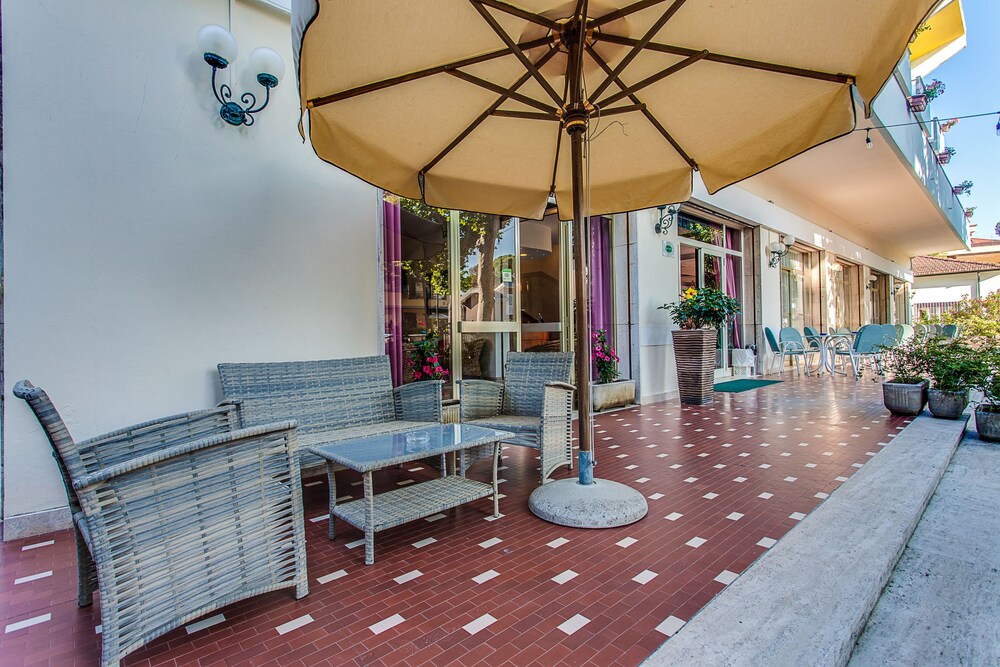 Hotel Rosa - last minute hotel in Cervia